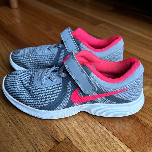 Nike Other - Girls Nike sneakers